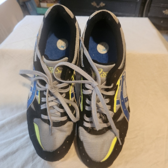 Mens Size 9 Asics Black and Gray Sneakers with Blue and Yellow Accents - Picture 6 of 7